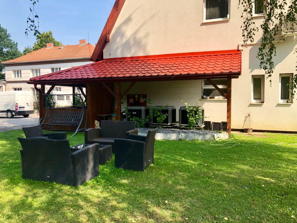 Ferienwohnung Skolici Stredisko Abena S Ubytovanim Ostrava Exterior foto